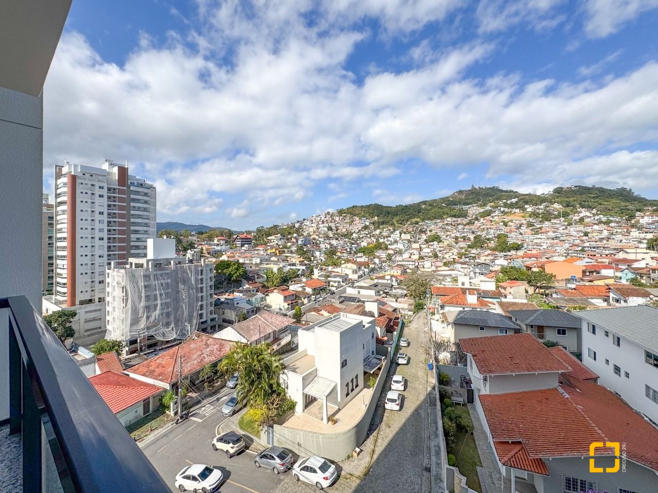 Apartamento com 123m², 5 quartos (sendo 2 suítes), 2 garagens, no bairro Beiramar em Florianópolis