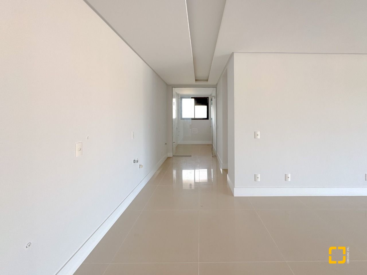 Apartamento com 123m², 5 quartos (sendo 2 suítes), 2 garagens, no bairro Beiramar em Florianópolis