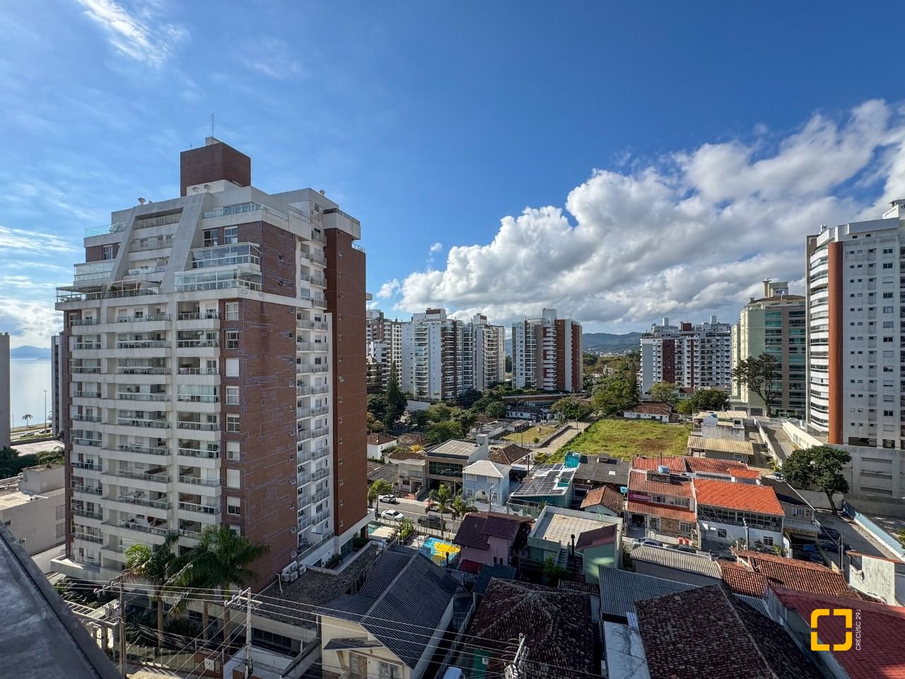 Apartamento com 123m², 5 quartos (sendo 2 suítes), 2 garagens, no bairro Beiramar em Florianópolis