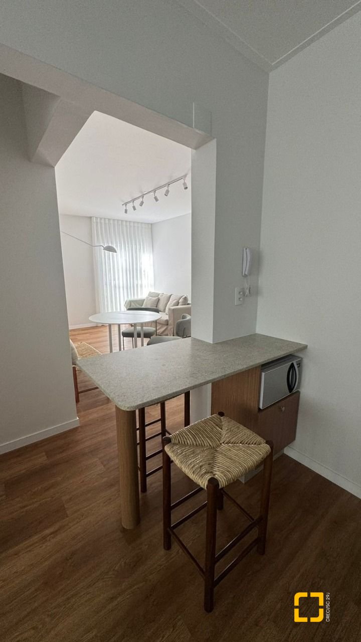 Apartamento com 71m², 2 quartos, 1 garagem, no bairro Córrego Grande em Florianópolis