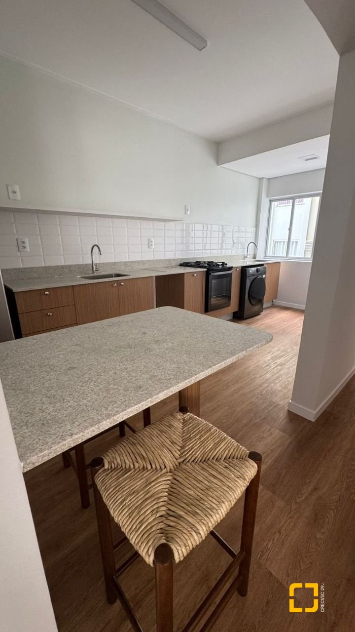 Apartamento com 71m², 2 quartos, 1 garagem, no bairro Córrego Grande em Florianópolis
