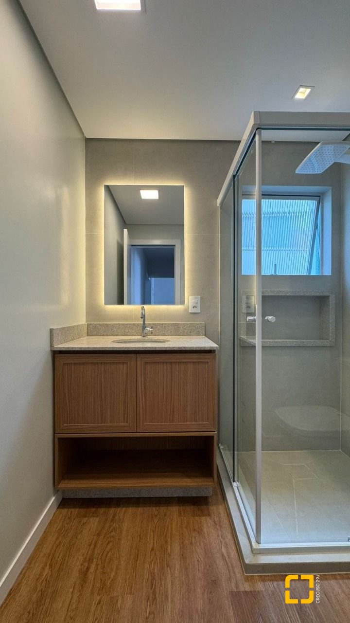 Apartamento com 71m², 2 quartos, 1 garagem, no bairro Córrego Grande em Florianópolis