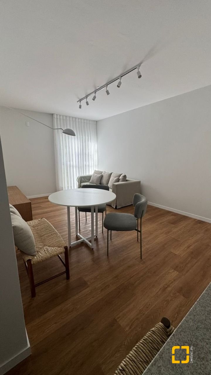 Apartamento com 71m², 2 quartos, 1 garagem, no bairro Córrego Grande em Florianópolis