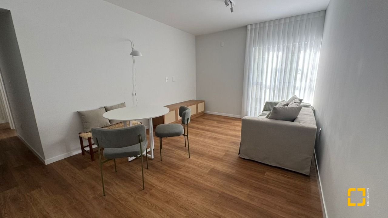 Apartamento com 71m², 2 quartos, 1 garagem, no bairro Córrego Grande em Florianópolis