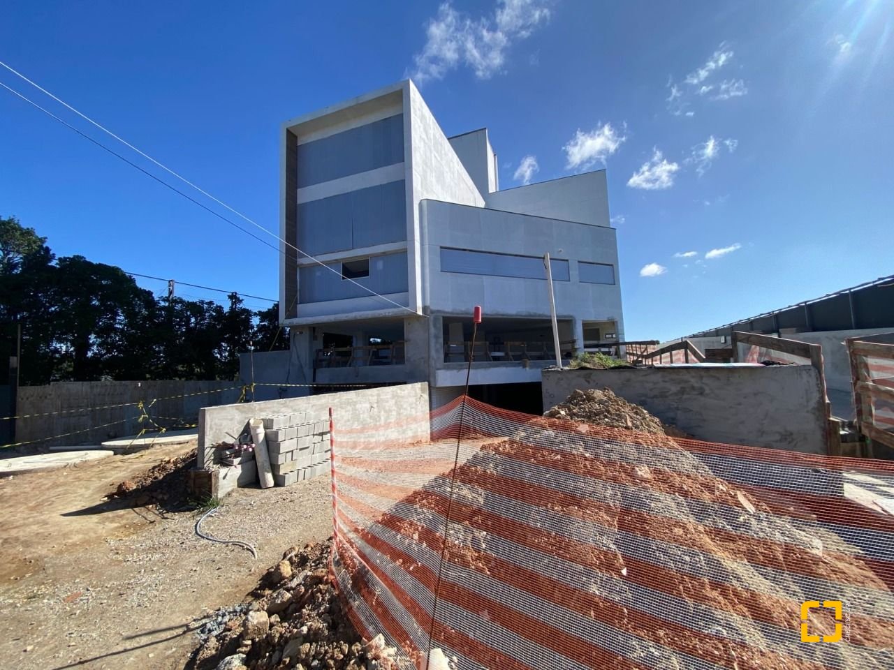 Apartamento com 59m², 1 quarto, 1 garagem, no bairro Campeche em Florianópolis