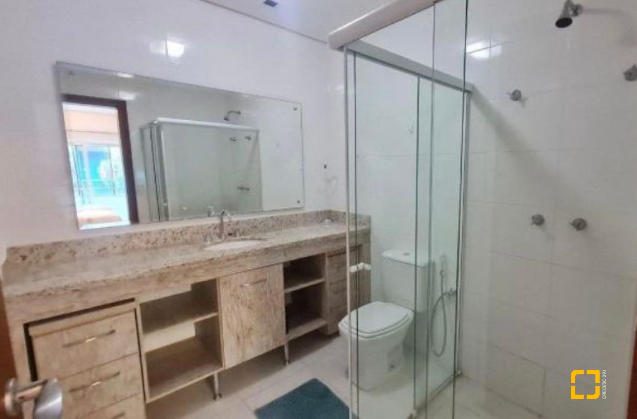 Apartamento com 138m², 4 quartos (sendo 2 suítes), 1 garagem, no bairro Campeche em Florianópolis