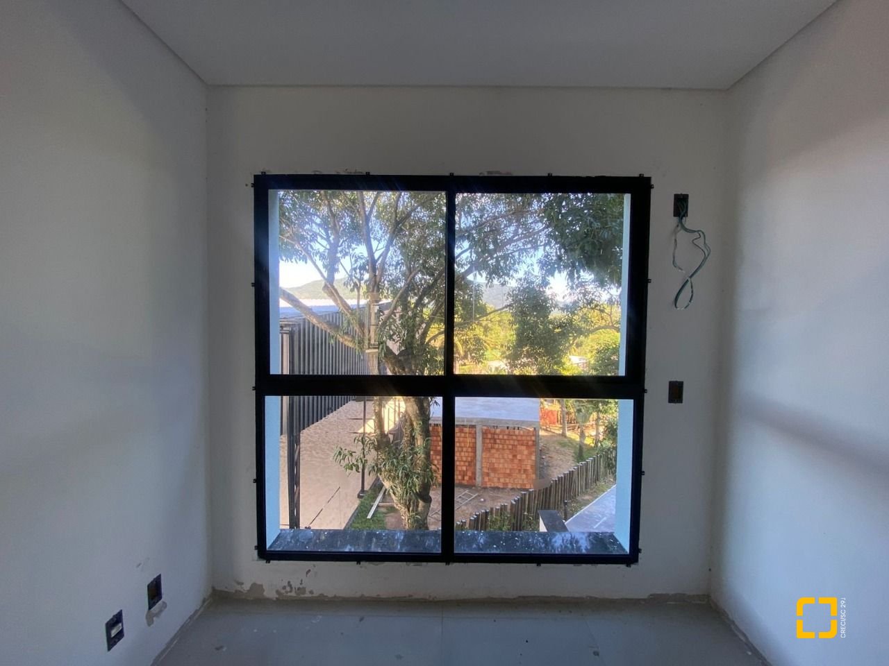 Apartamento com 41m², 1 quarto, 1 garagem, no bairro Campeche em Florianópolis