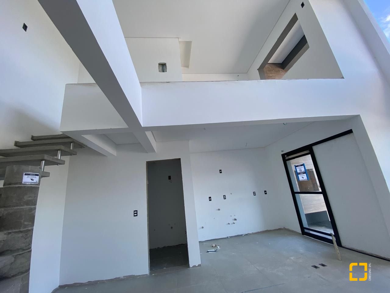 Apartamento com 60m², 2 quartos (sendo 1 suíte), 1 garagem, no bairro Campeche em Florianópolis