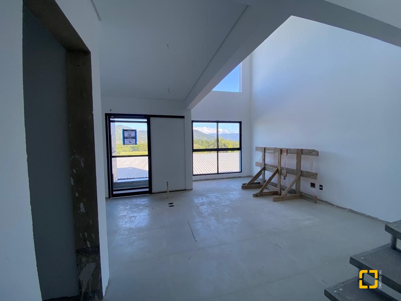 Apartamento com 60m², 2 quartos (sendo 1 suíte), 1 garagem, no bairro Campeche em Florianópolis