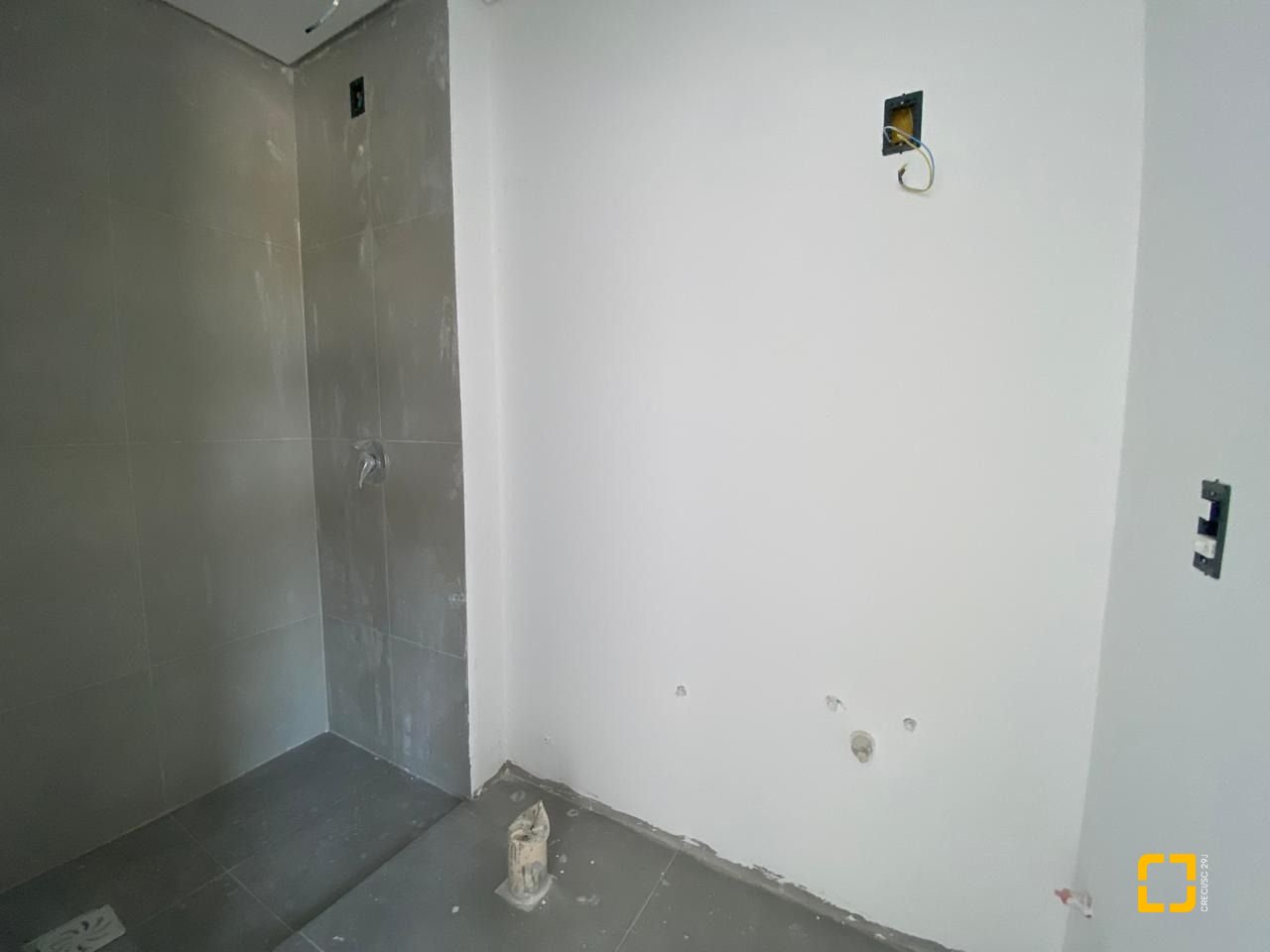 Apartamento com 60m², 2 quartos (sendo 1 suíte), 1 garagem, no bairro Campeche em Florianópolis