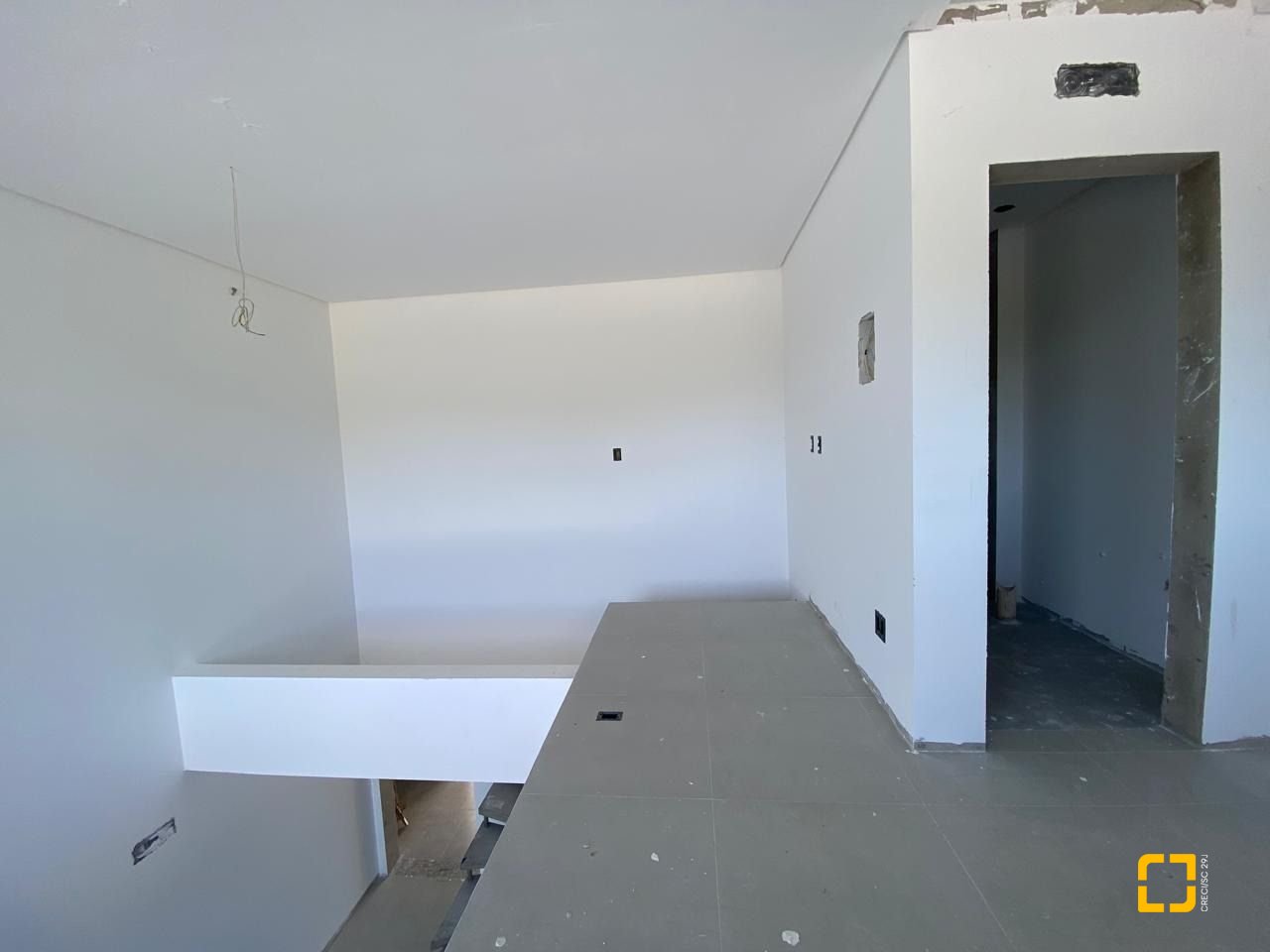 Apartamento com 60m², 2 quartos (sendo 1 suíte), 1 garagem, no bairro Campeche em Florianópolis
