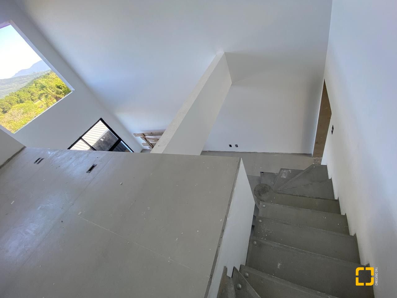 Apartamento com 60m², 2 quartos (sendo 1 suíte), 1 garagem, no bairro Campeche em Florianópolis