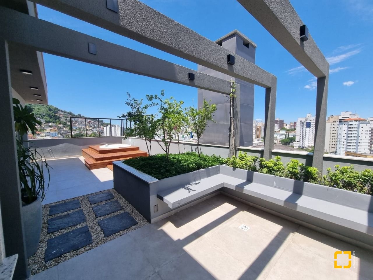 Apartamento com 39m², 1 quarto, 1 garagem, no bairro Centro em Florianópolis