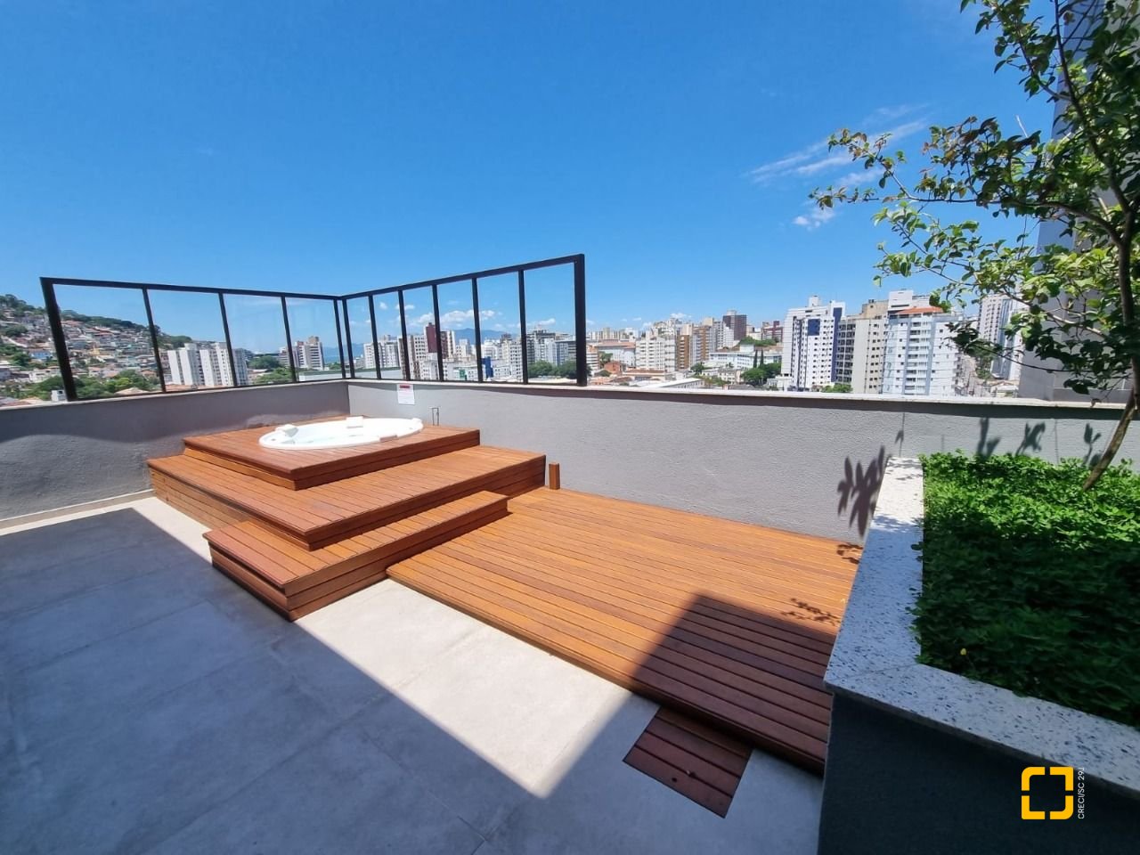 Apartamento com 39m², 1 quarto, 1 garagem, no bairro Centro em Florianópolis