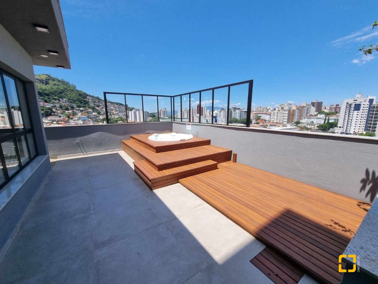Apartamento com 39m², 1 quarto, 1 garagem, no bairro Centro em Florianópolis