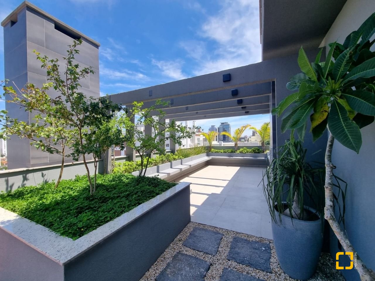 Apartamento com 39m², 1 quarto, 1 garagem, no bairro Centro em Florianópolis
