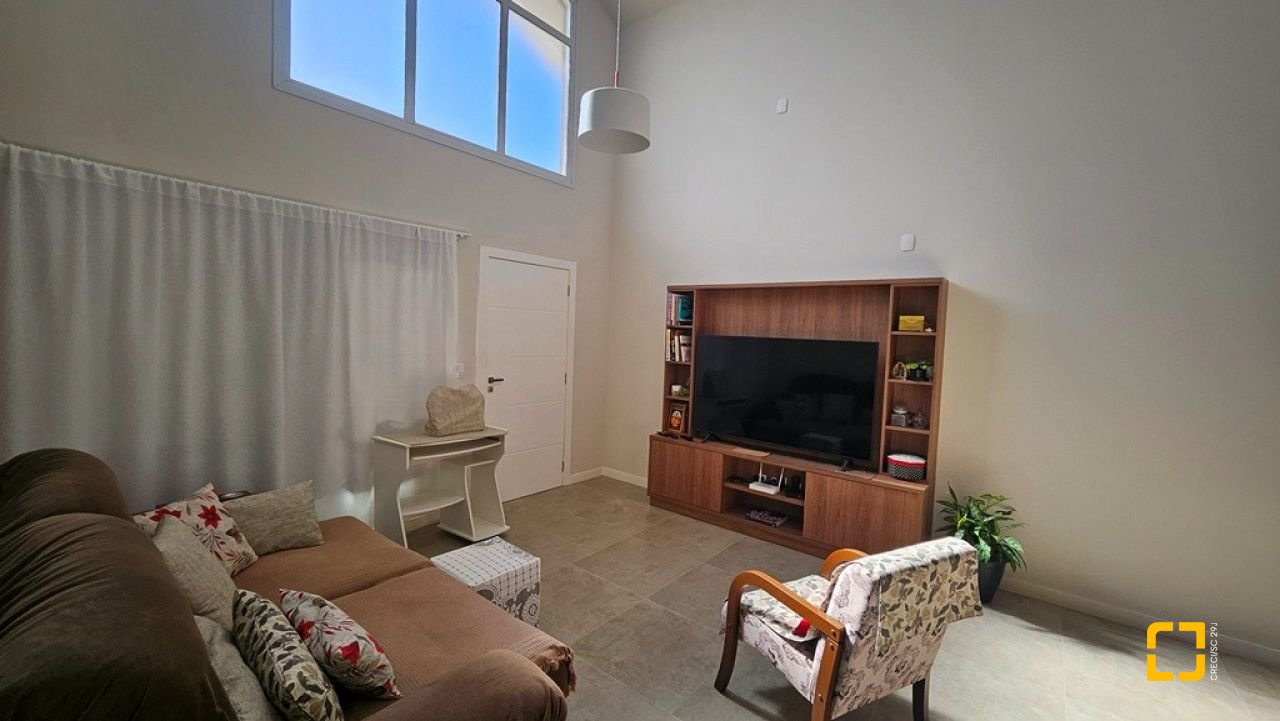 Casa de Condomínio com 158m², 4 quartos (sendo 1 suíte), 2 garagens, no bairro Vargem Grande em Florianópolis