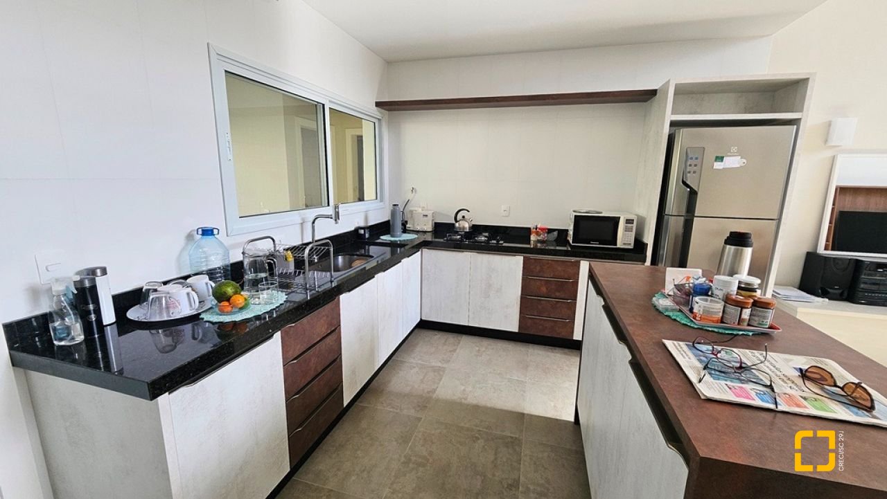 Casa de Condomínio com 158m², 4 quartos (sendo 1 suíte), 2 garagens, no bairro Vargem Grande em Florianópolis