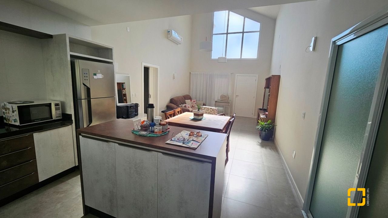 Casa de Condomínio com 158m², 4 quartos (sendo 1 suíte), 2 garagens, no bairro Vargem Grande em Florianópolis