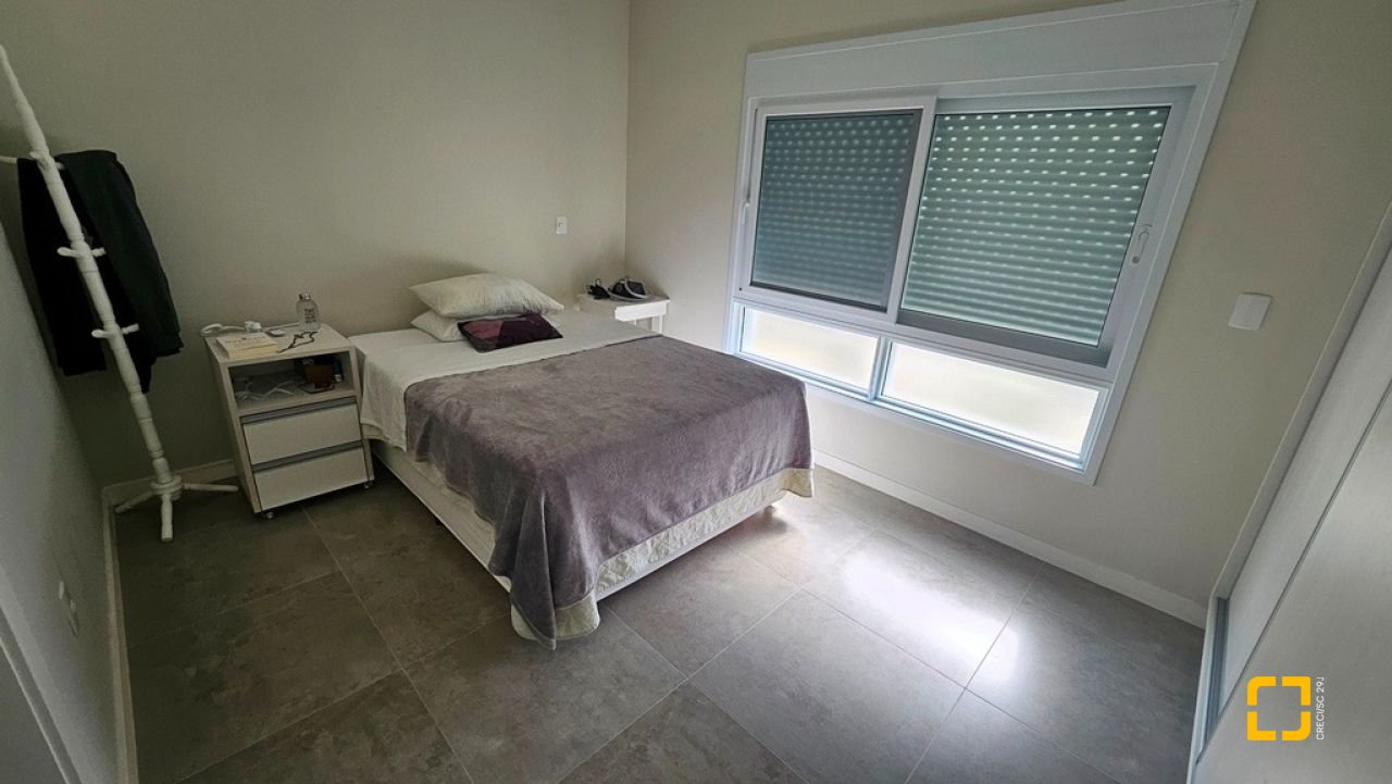 Casa de Condomínio com 158m², 4 quartos (sendo 1 suíte), 2 garagens, no bairro Vargem Grande em Florianópolis