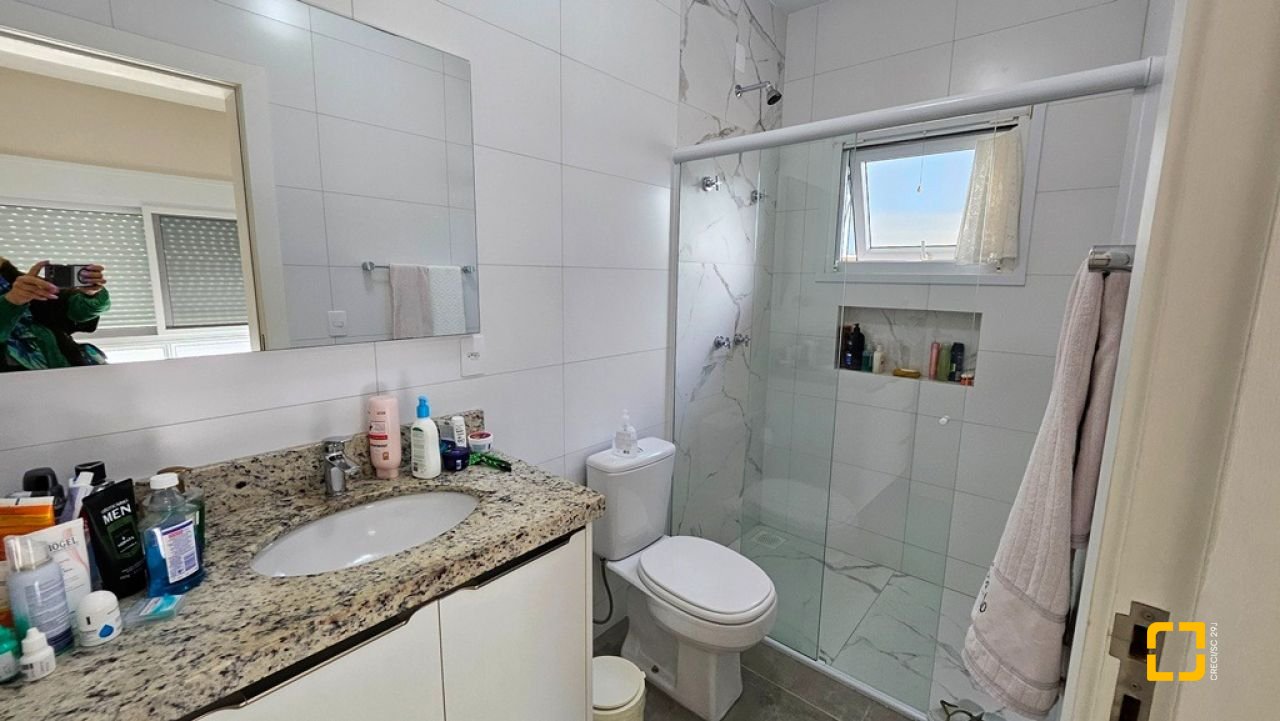 Casa de Condomínio com 158m², 4 quartos (sendo 1 suíte), 2 garagens, no bairro Vargem Grande em Florianópolis