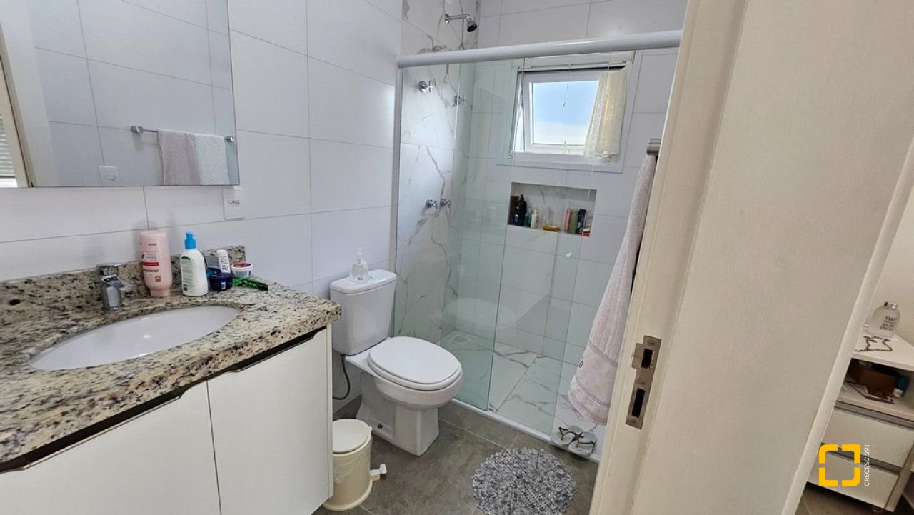 Casa de Condomínio com 158m², 4 quartos (sendo 1 suíte), 2 garagens, no bairro Vargem Grande em Florianópolis