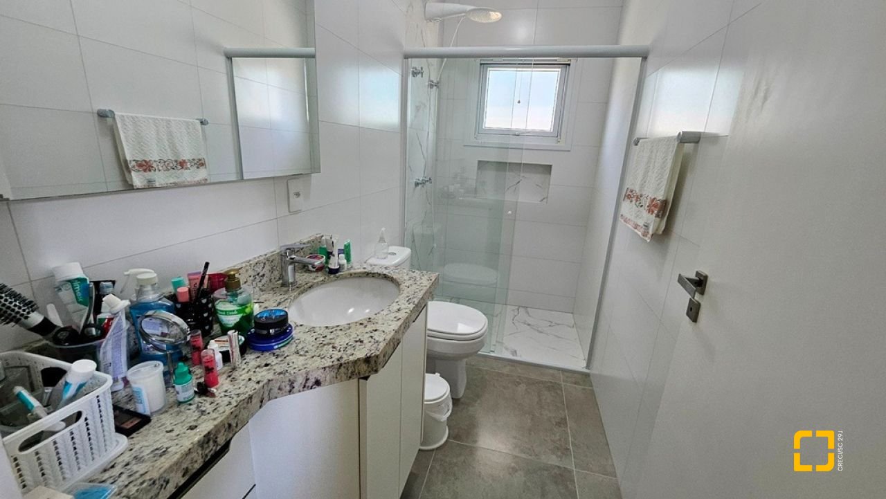 Casa de Condomínio com 158m², 4 quartos (sendo 1 suíte), 2 garagens, no bairro Vargem Grande em Florianópolis