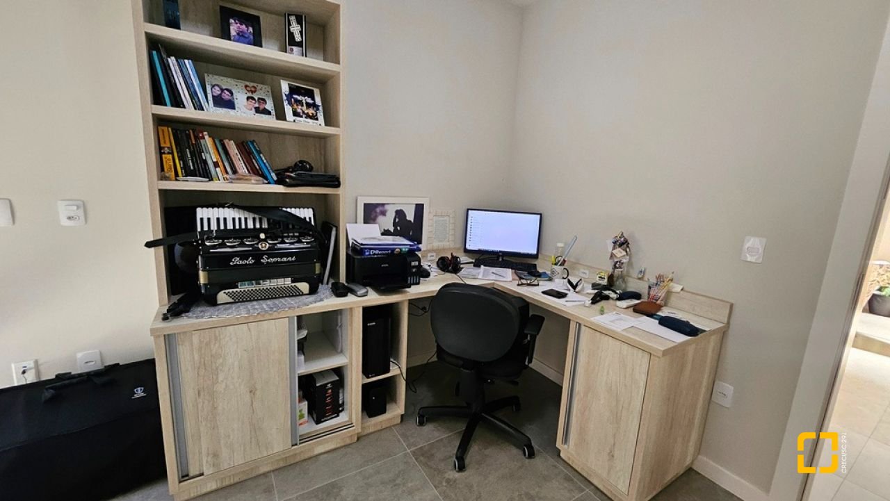 Casa de Condomínio com 158m², 4 quartos (sendo 1 suíte), 2 garagens, no bairro Vargem Grande em Florianópolis