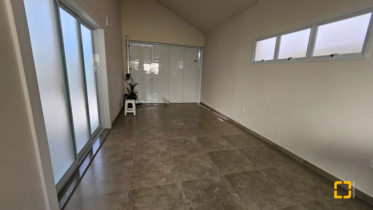 Casa de Condomínio com 158m², 4 quartos (sendo 1 suíte), 2 garagens, no bairro Vargem Grande em Florianópolis