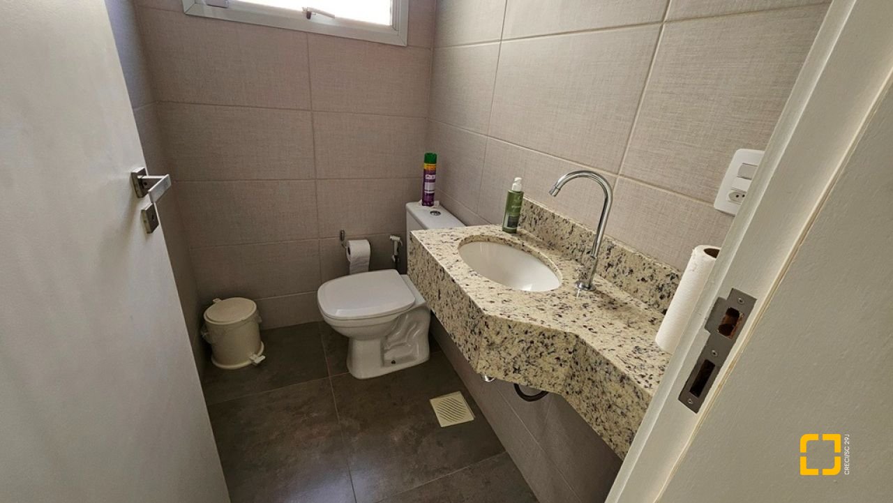 Casa de Condomínio com 158m², 4 quartos (sendo 1 suíte), 2 garagens, no bairro Vargem Grande em Florianópolis
