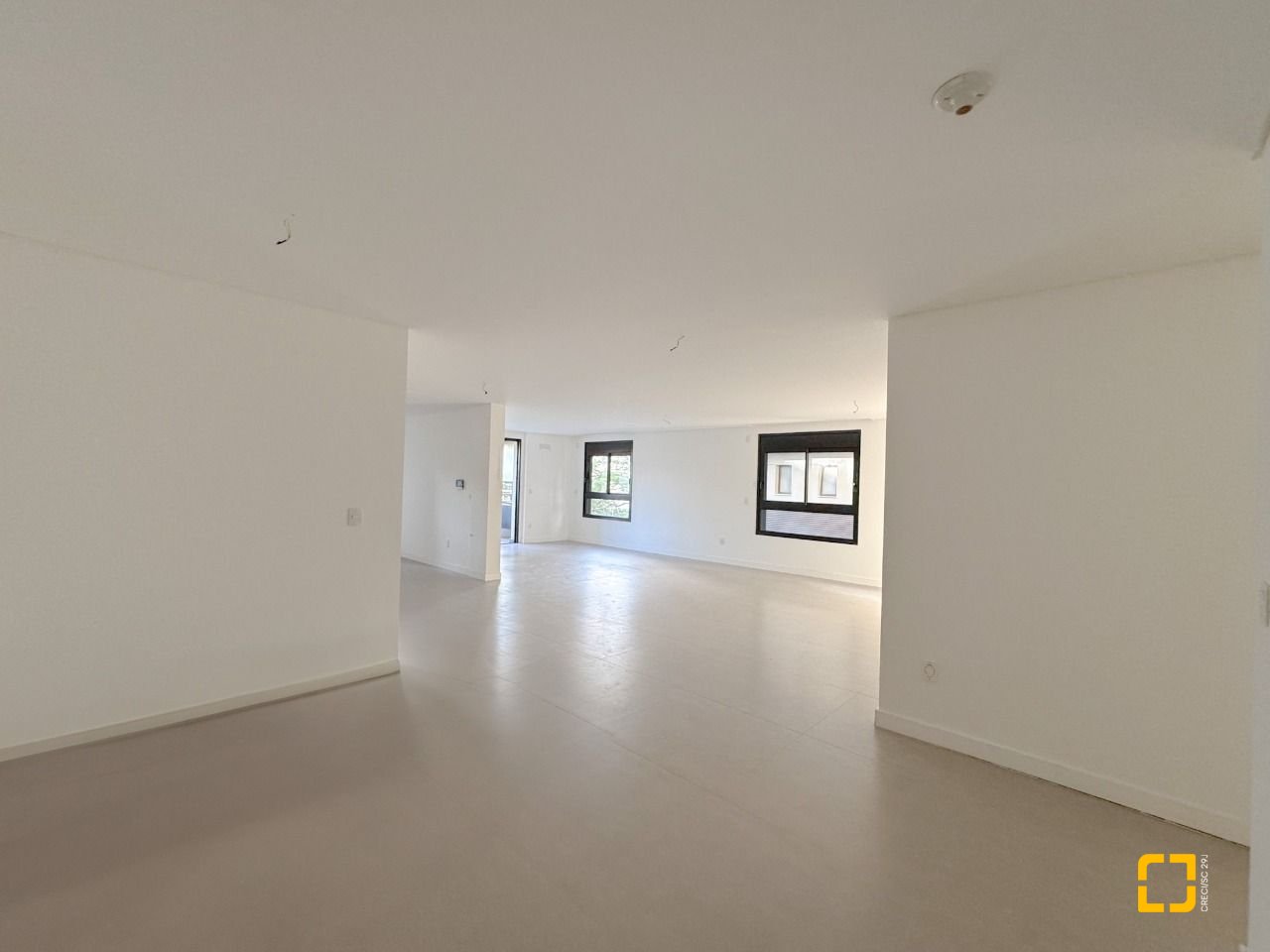 Apartamento com 210m², 8 quartos (sendo 4 suítes), 2 garagens, no bairro Jurerê em Florianópolis