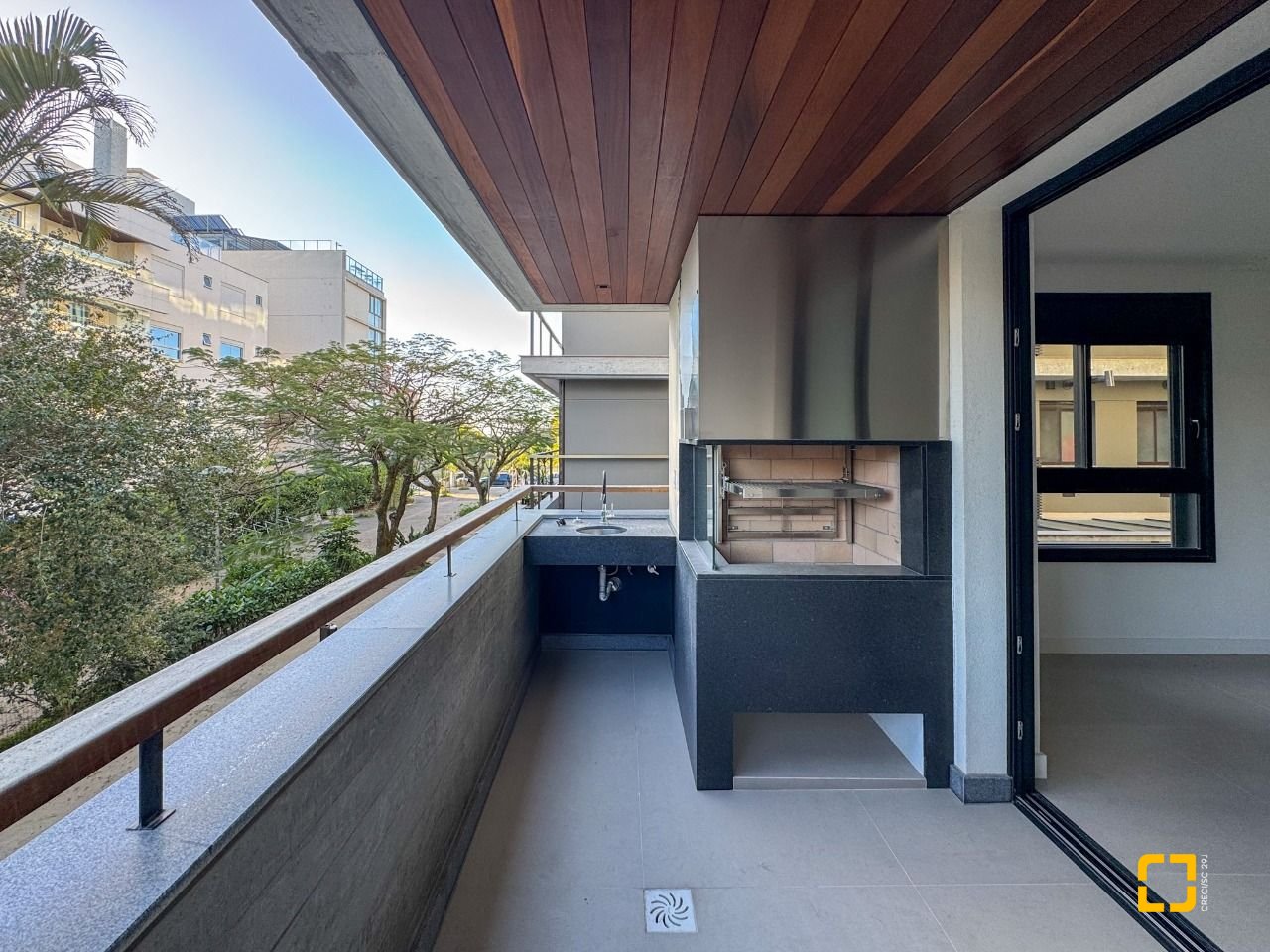 Apartamento com 210m², 8 quartos (sendo 4 suítes), 2 garagens, no bairro Jurerê em Florianópolis