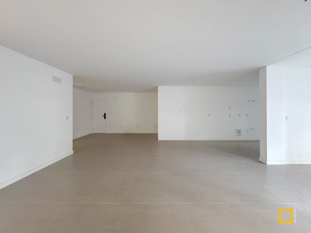 Apartamento com 210m², 8 quartos (sendo 4 suítes), 2 garagens, no bairro Jurerê em Florianópolis