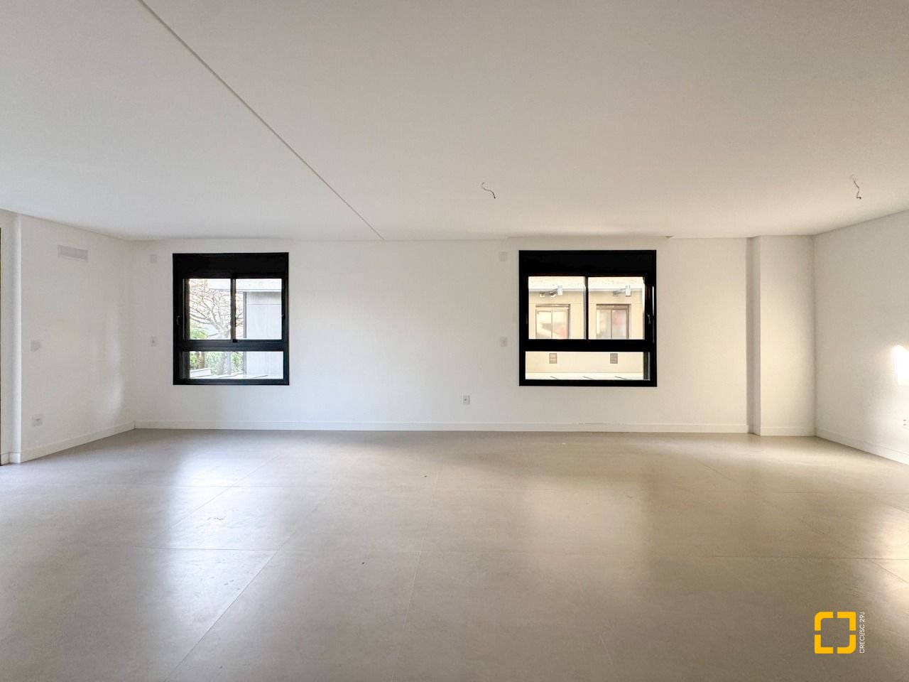 Apartamento com 210m², 8 quartos (sendo 4 suítes), 2 garagens, no bairro Jurerê em Florianópolis