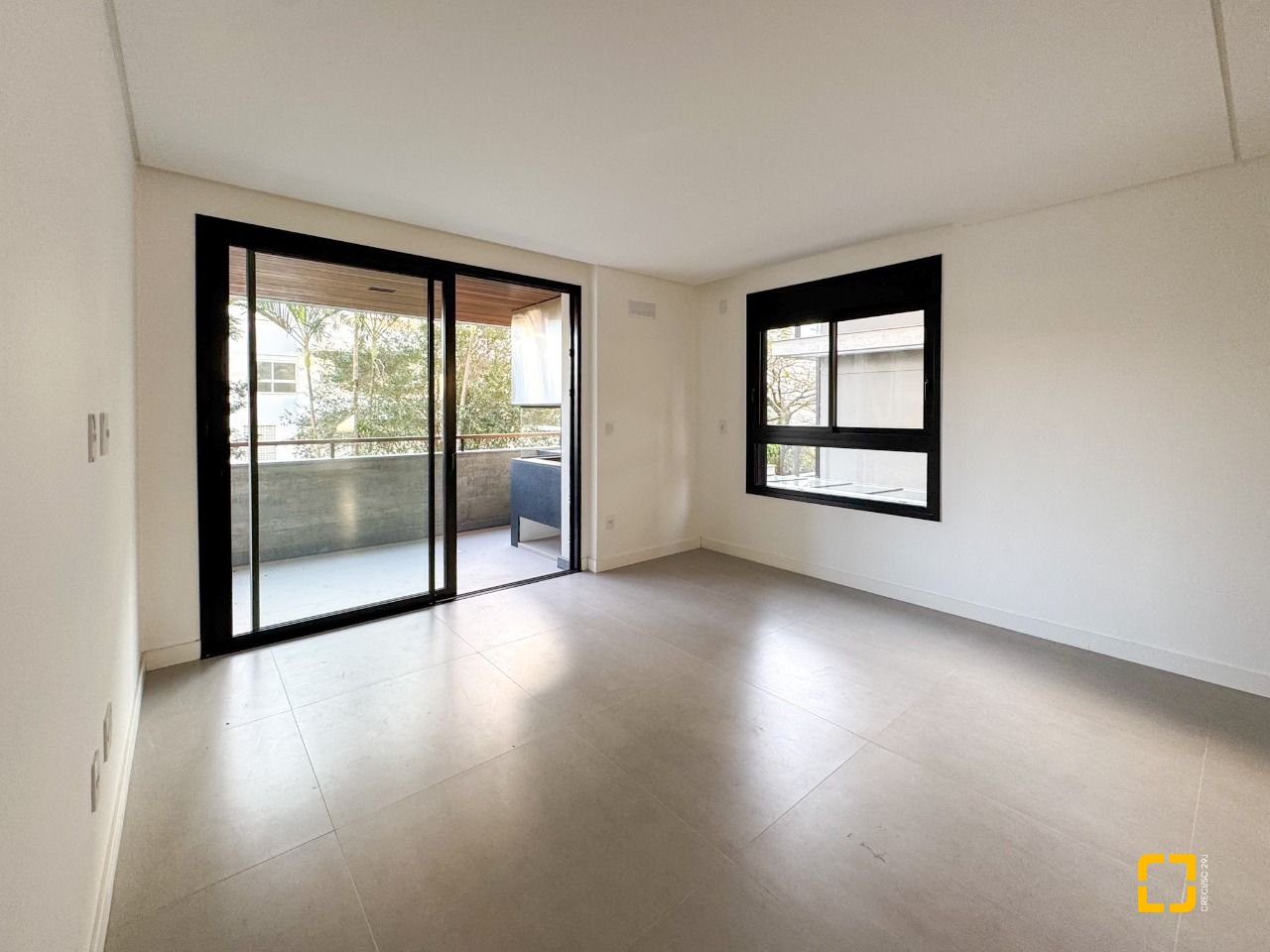 Apartamento com 210m², 8 quartos (sendo 4 suítes), 2 garagens, no bairro Jurerê em Florianópolis