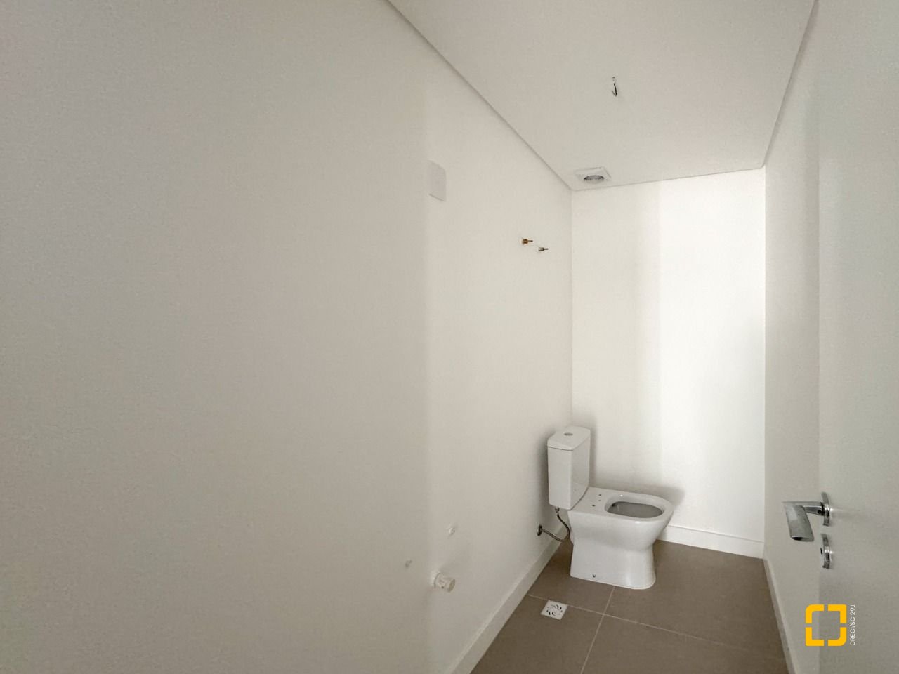 Apartamento com 210m², 8 quartos (sendo 4 suítes), 2 garagens, no bairro Jurerê em Florianópolis