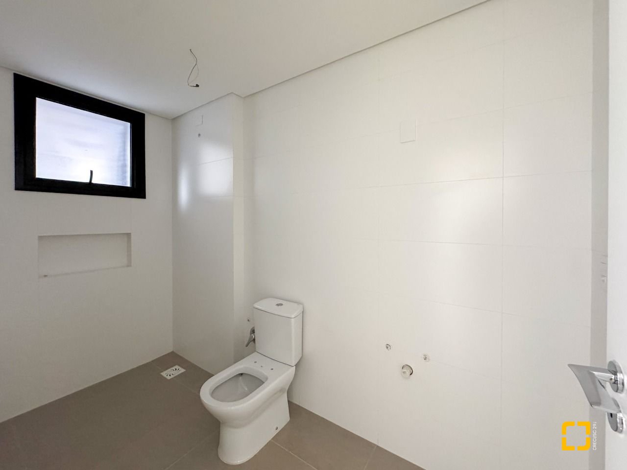 Apartamento com 210m², 8 quartos (sendo 4 suítes), 2 garagens, no bairro Jurerê em Florianópolis
