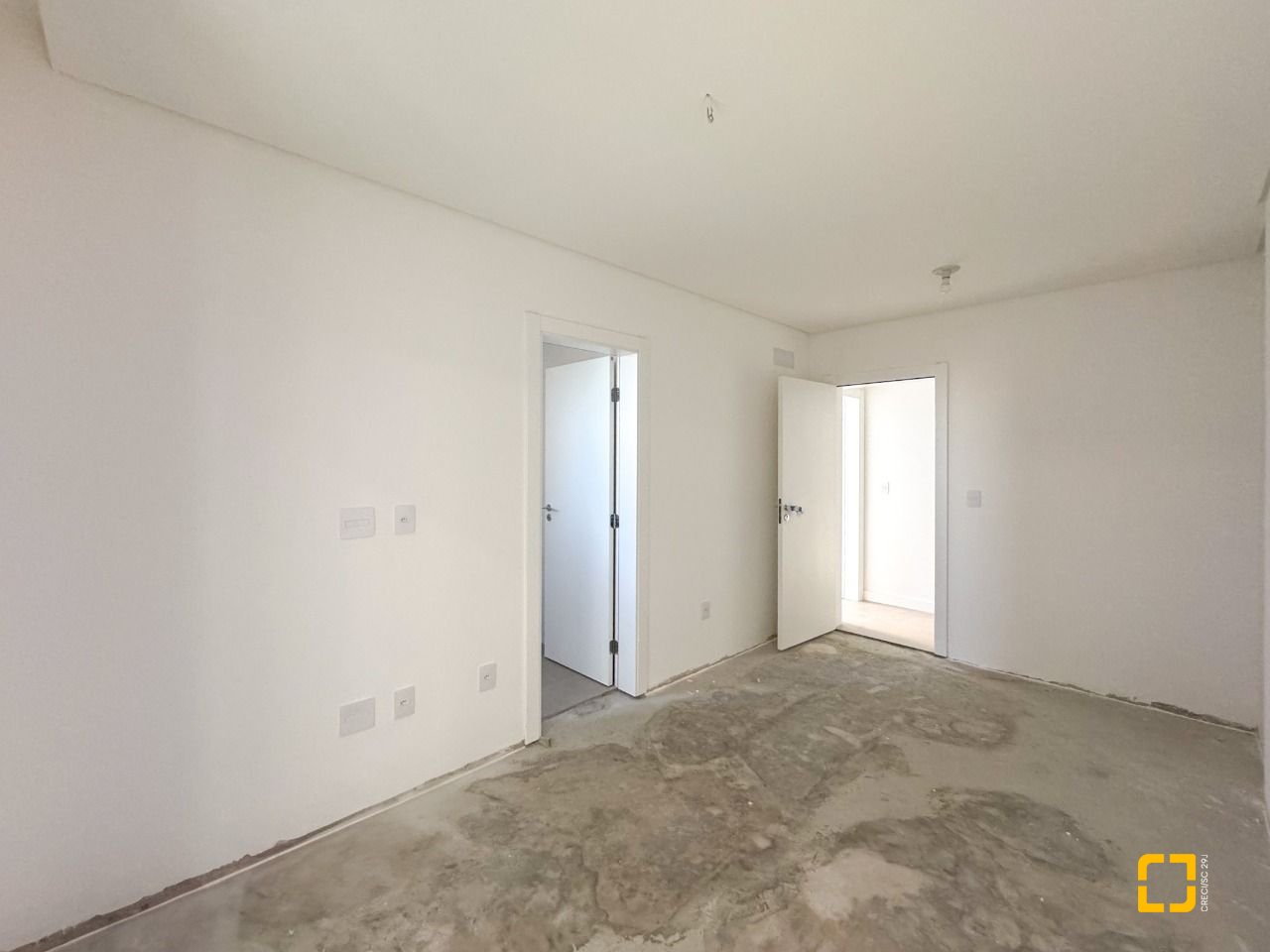 Apartamento com 210m², 8 quartos (sendo 4 suítes), 2 garagens, no bairro Jurerê em Florianópolis