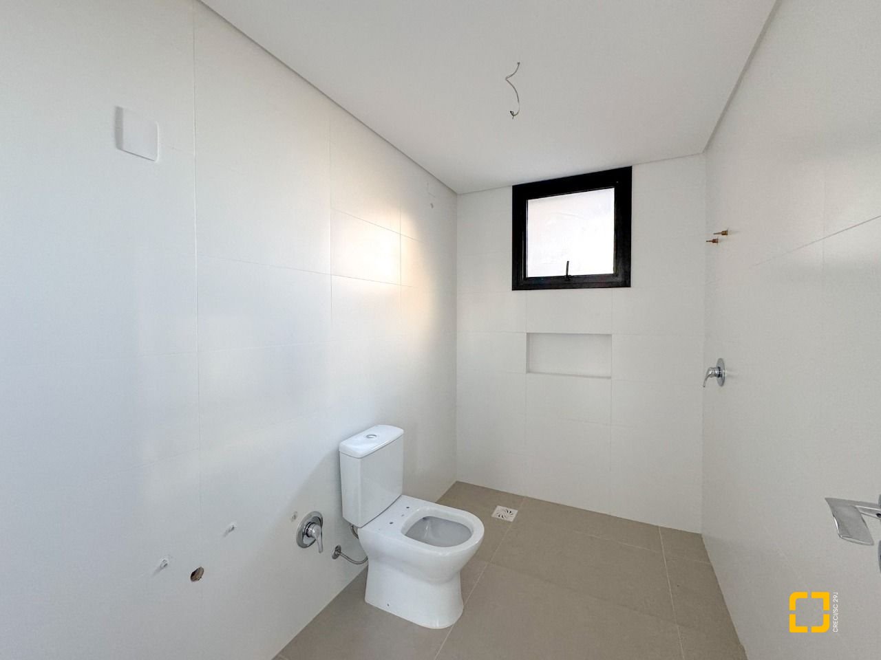 Apartamento com 210m², 8 quartos (sendo 4 suítes), 2 garagens, no bairro Jurerê em Florianópolis