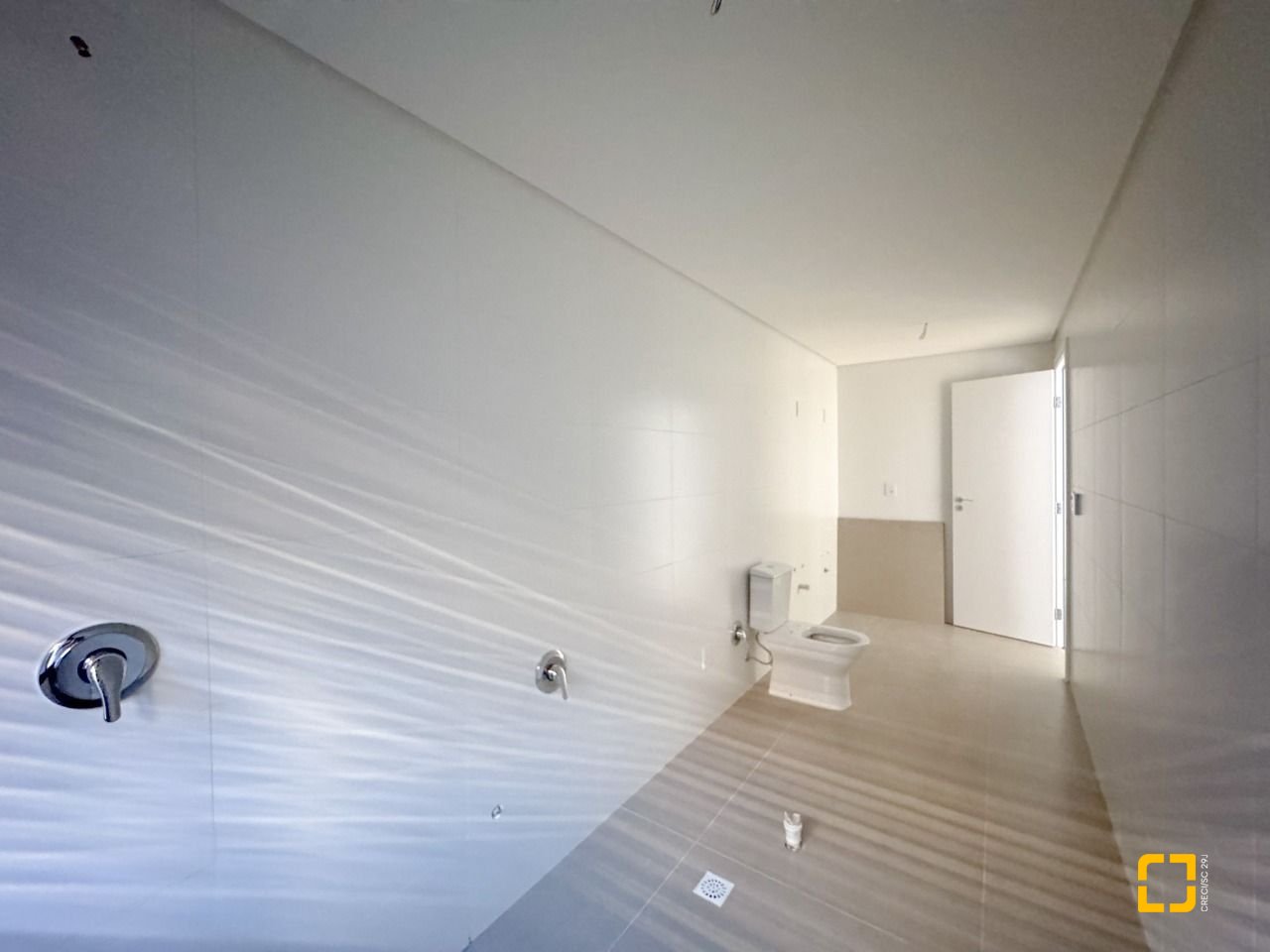 Apartamento com 210m², 8 quartos (sendo 4 suítes), 2 garagens, no bairro Jurerê em Florianópolis