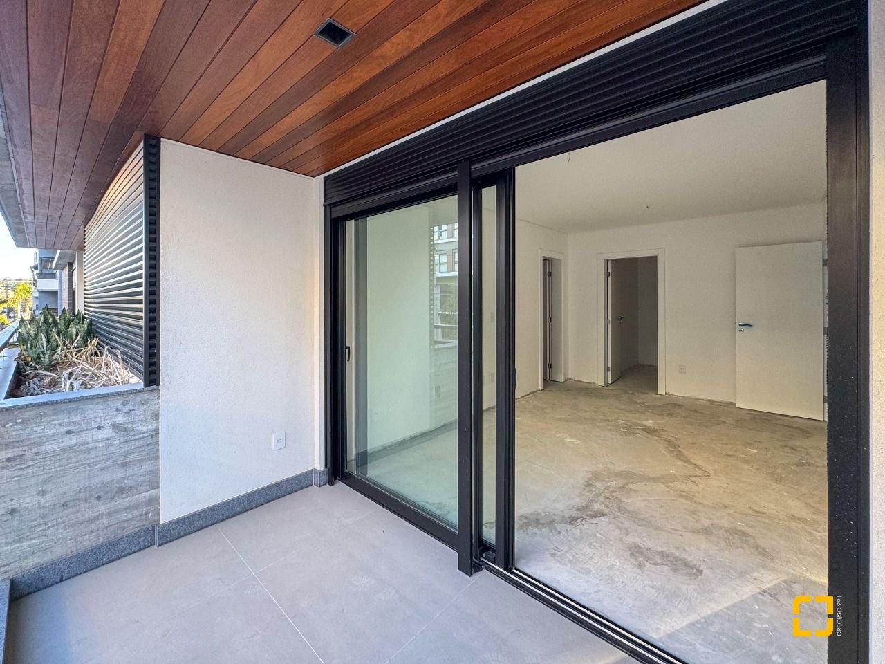 Apartamento com 210m², 8 quartos (sendo 4 suítes), 2 garagens, no bairro Jurerê em Florianópolis