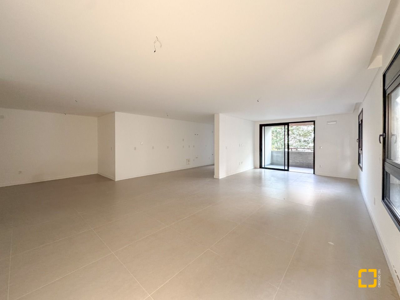 Apartamento com 210m², 8 quartos (sendo 4 suítes), 2 garagens, no bairro Jurerê em Florianópolis