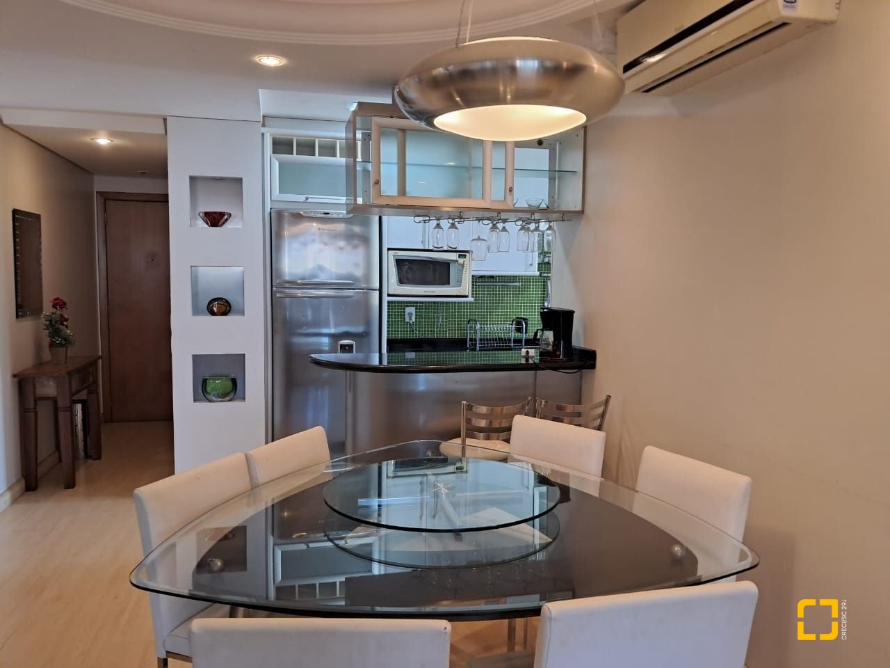 Apartamento com 123m², 4 quartos (sendo 1 suíte), 2 garagens, no bairro Canasvieiras em Florianópolis