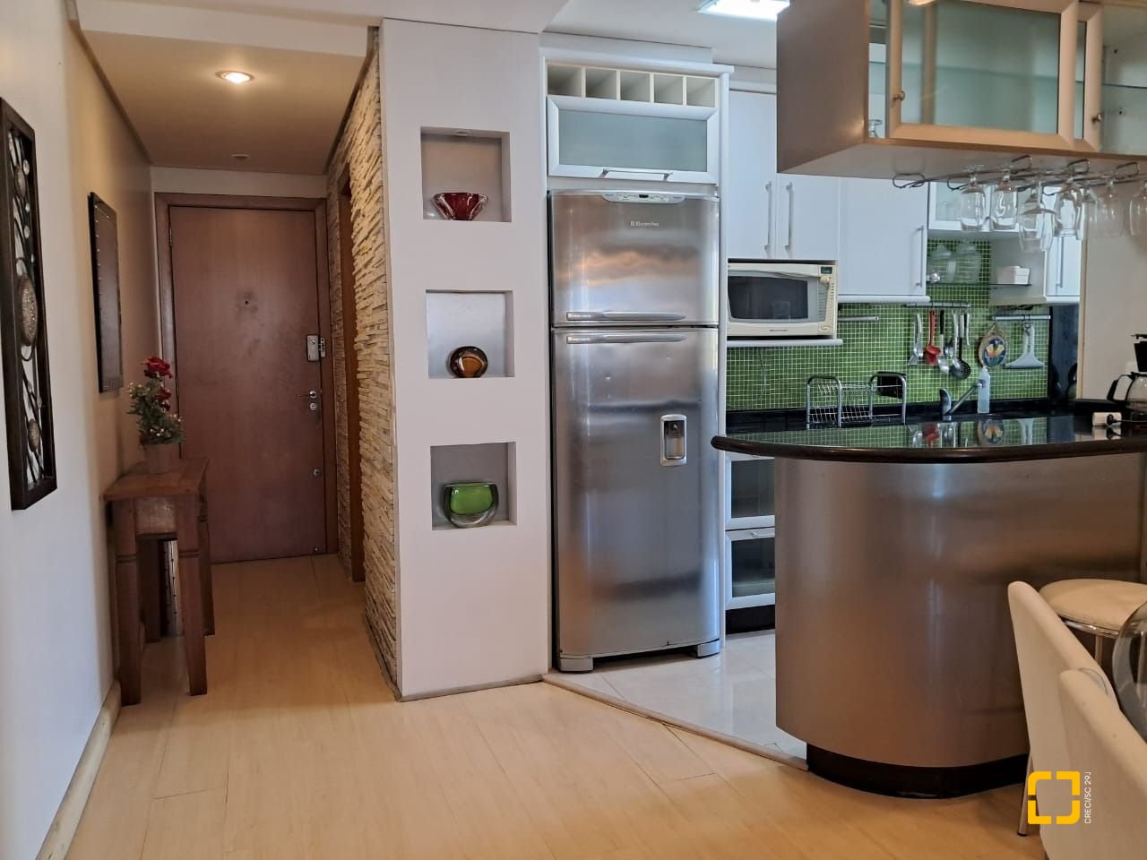 Apartamento com 123m², 4 quartos (sendo 1 suíte), 2 garagens, no bairro Canasvieiras em Florianópolis