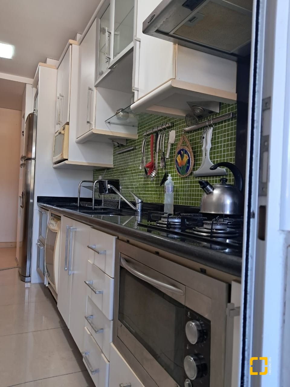 Apartamento com 123m², 4 quartos (sendo 1 suíte), 2 garagens, no bairro Canasvieiras em Florianópolis