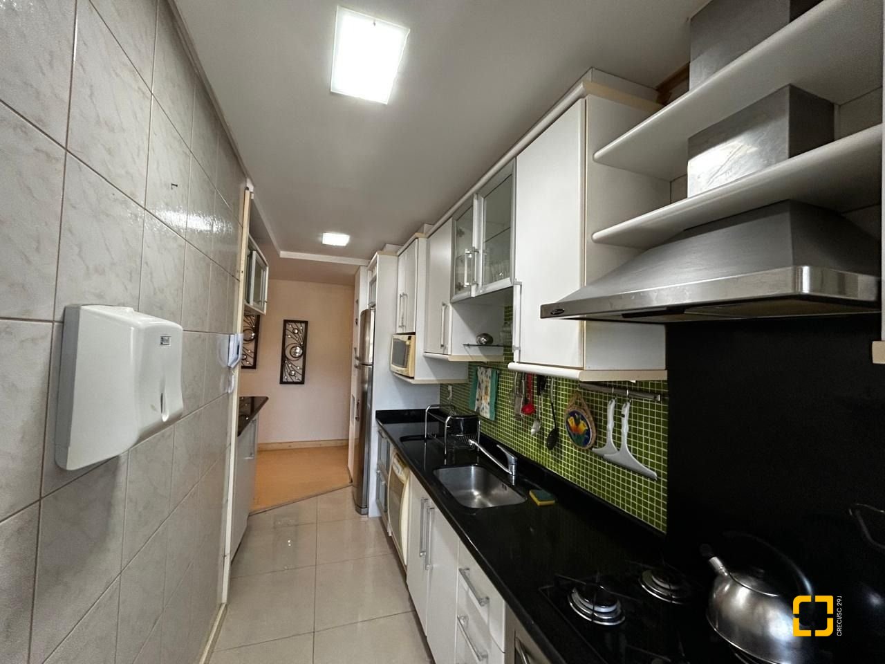 Apartamento com 123m², 4 quartos (sendo 1 suíte), 2 garagens, no bairro Canasvieiras em Florianópolis