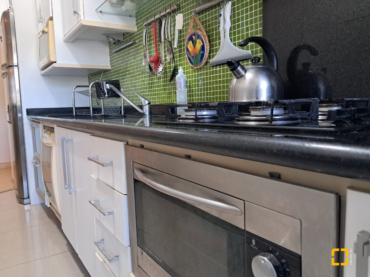 Apartamento com 123m², 4 quartos (sendo 1 suíte), 2 garagens, no bairro Canasvieiras em Florianópolis