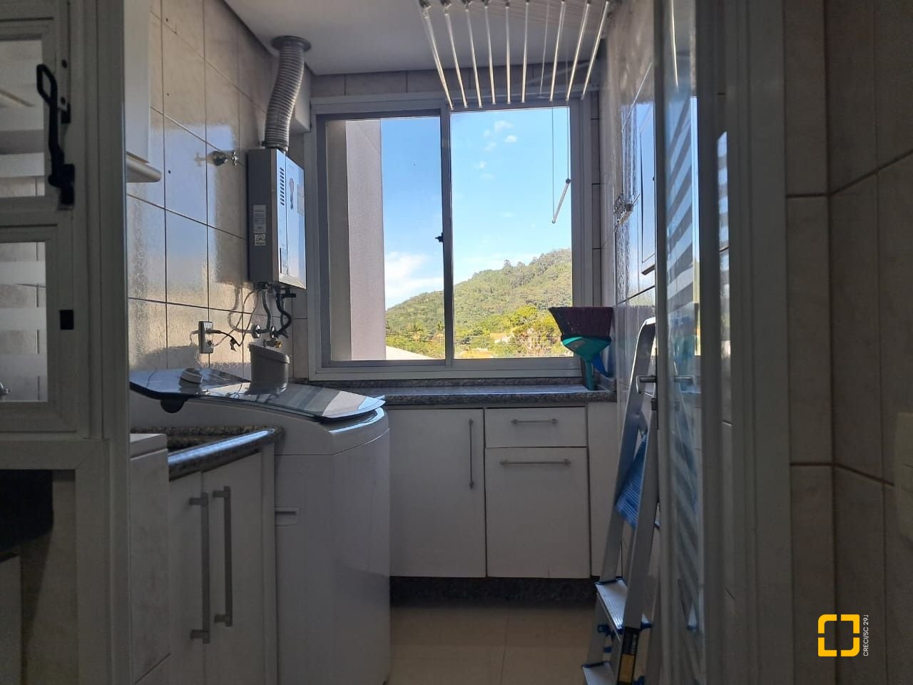 Apartamento com 123m², 4 quartos (sendo 1 suíte), 2 garagens, no bairro Canasvieiras em Florianópolis
