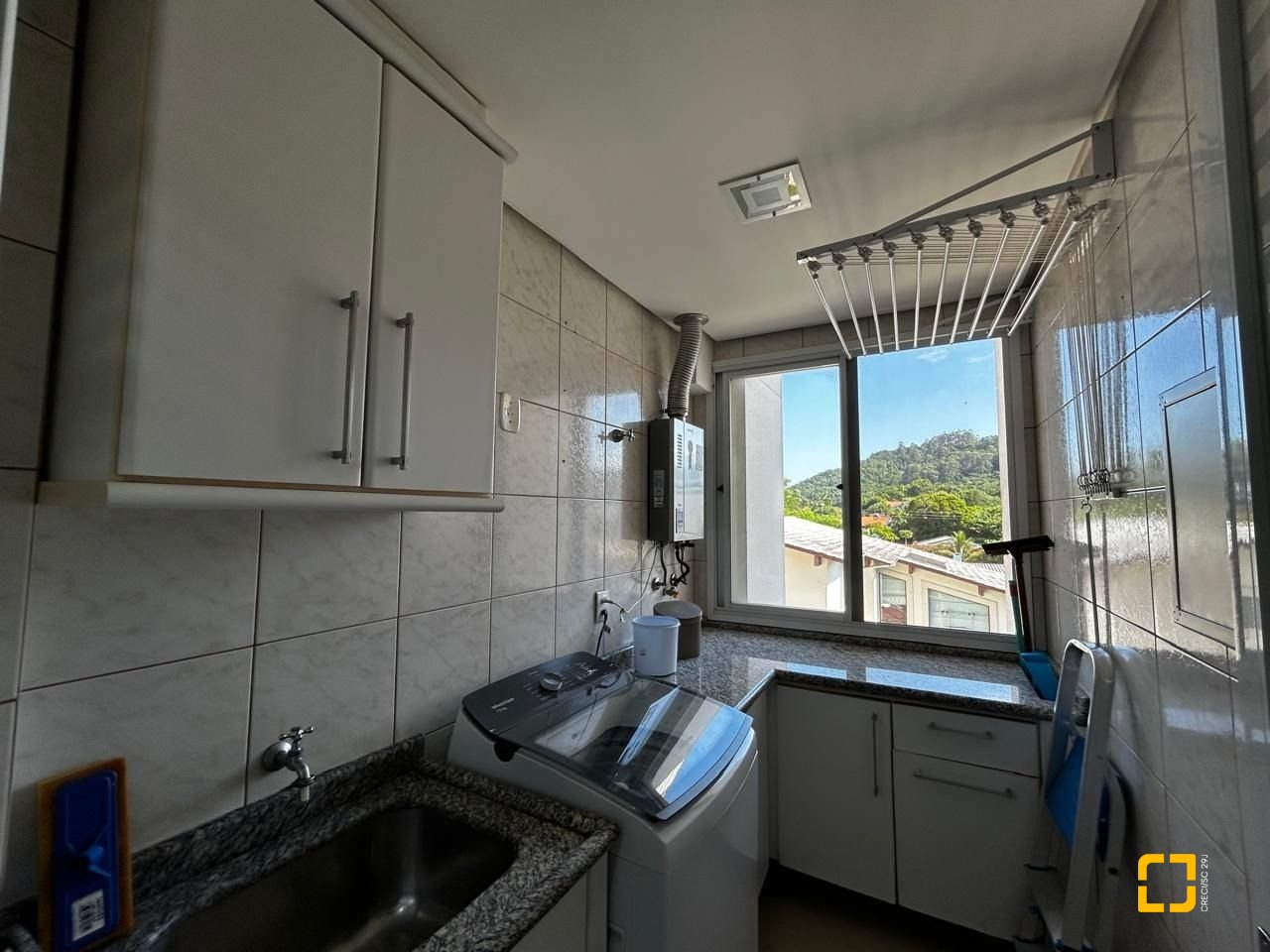 Apartamento com 123m², 4 quartos (sendo 1 suíte), 2 garagens, no bairro Canasvieiras em Florianópolis