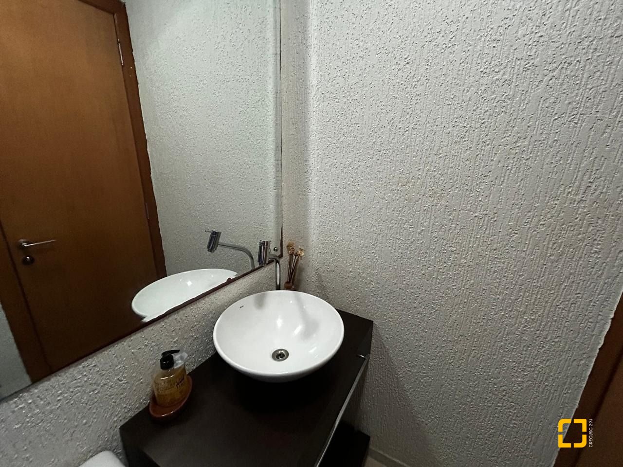 Apartamento com 123m², 4 quartos (sendo 1 suíte), 2 garagens, no bairro Canasvieiras em Florianópolis